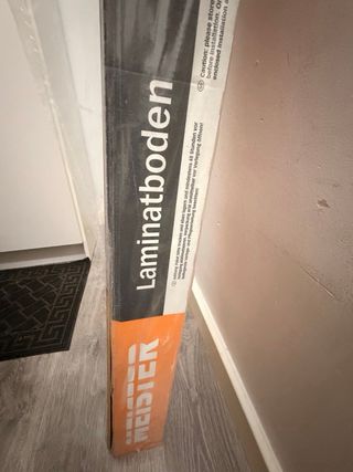 Caja 9 piezas suelo laminado gris marca MEISTER