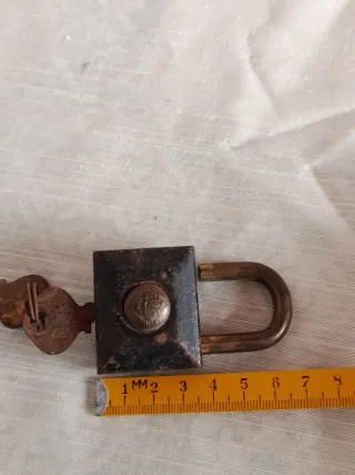 Candado antiguo AGM con llave