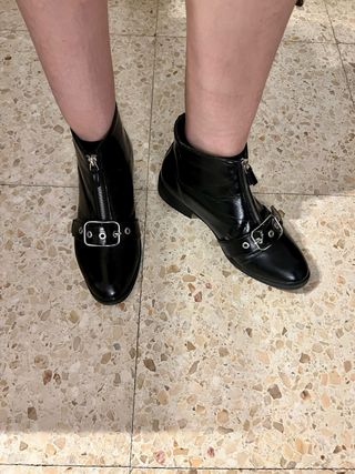 Botines negros hebilla y cremallera