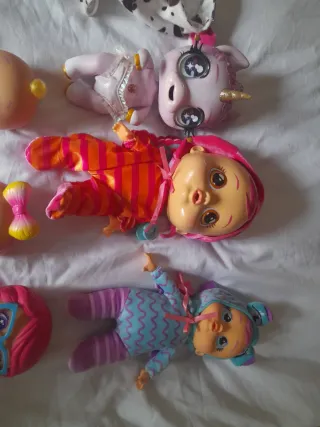 Lote Muñecas Bebés Llorones y Accesorios