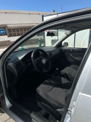 Volkswagen Golf 2003