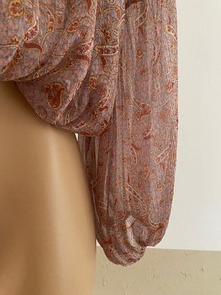 Blusa con estampado paisley de Zara