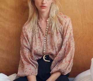 Blusa con estampado paisley de Zara