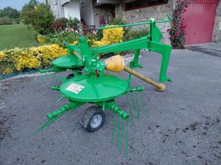 Rastrillo/Hilerador/Volteador/Aireador Stoll UM321
