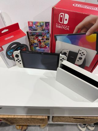 Nintendo Switch OLED Blanca + Mario Kart 8 Deluxe