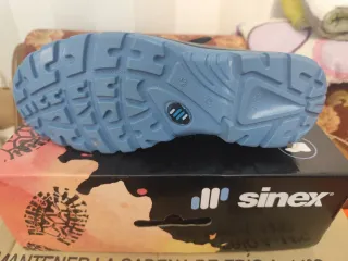 Bota de seguridad Sinex negra y azul