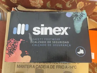 Bota de seguridad Sinex negra y azul