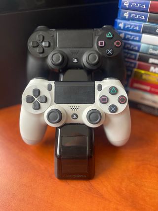 Consola PS4 Negra + 2 Mandos + Auriculares + Juego