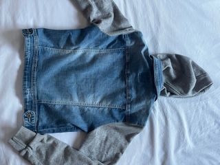 Chaqueta vaquera con capucha
