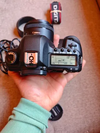 Canon EOS 5D Mark II + Obiettivo 50mm f/1.8 STM
