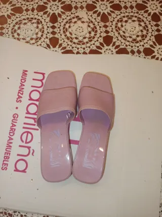 Zapatos Bershka tacón bajo mujer rosa