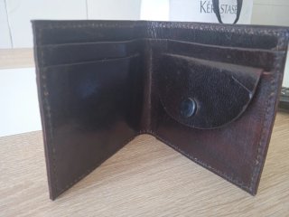 Cartera de piel artesanal con diseño