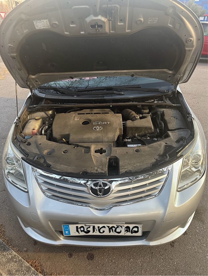 Toyota Avensis 2009 - foto 1