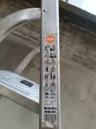 Escalera Hailo 8 alturas