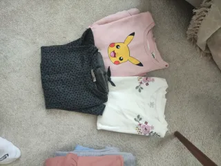 Sudaderas Pikachu y Flores