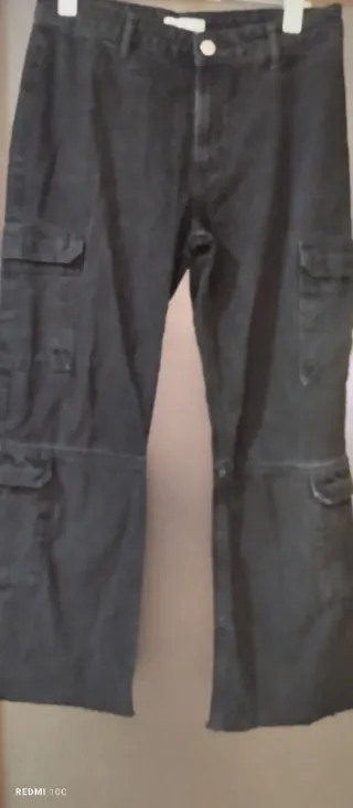 Pantalón cargo Zara negro