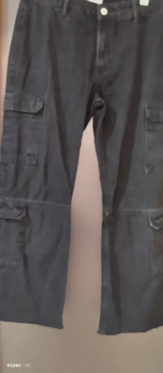 Pantalón cargo Zara negro