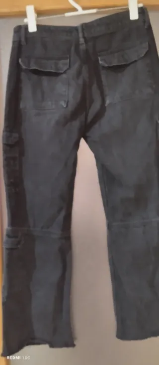 Pantalón cargo Zara negro
