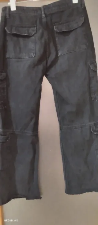 Pantalón cargo Zara negro