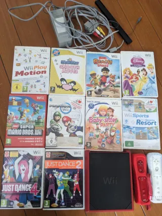 Nintendo Wii Mini + 2 Mandos + Juegos