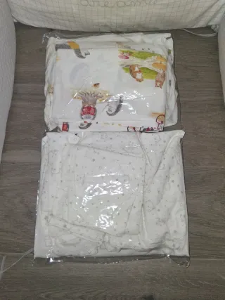 2 sábanas, colcha y protector cuna 120cm