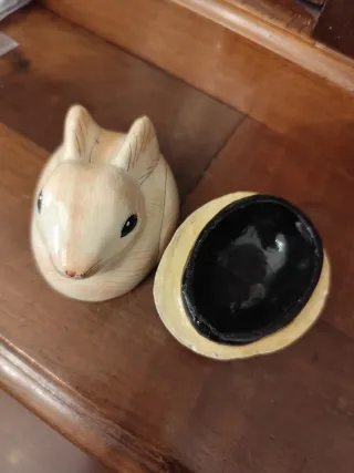 Scatola a forma di coniglio laccata