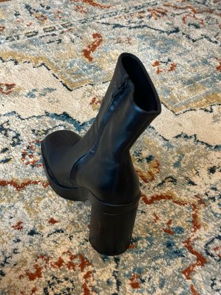 Botines de cuero Zara