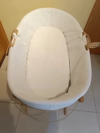 Cuna Moisés Mimbre con Soporte Madera