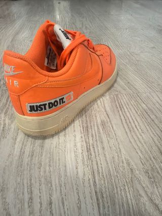 Nike Air Force 1 '07 Low Naranja