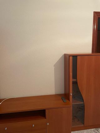 Mueble de salón modular madera y cristal