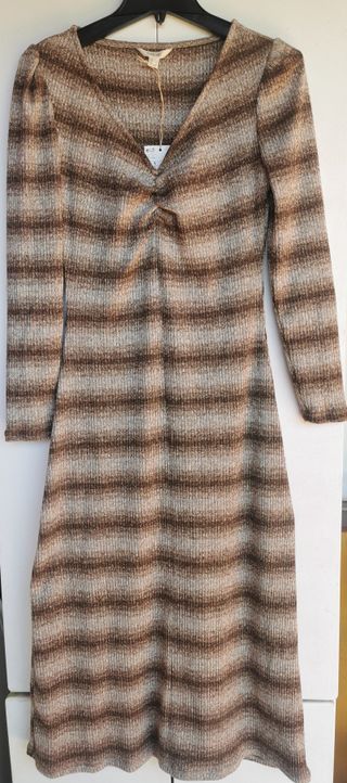 Vestido de punto con frunces y rayas