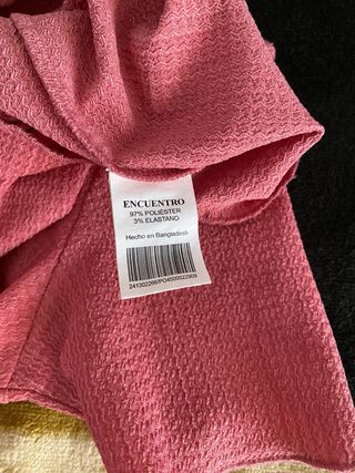 Camiseta rosa escote pico