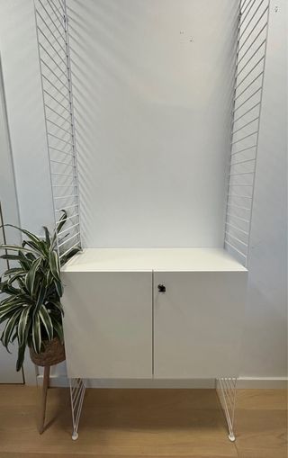 Librería modular String blanca