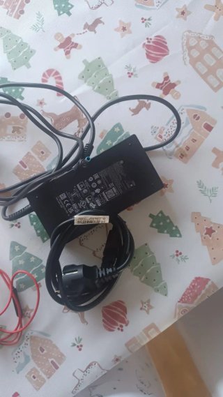 Cargador original HP de 120W en perfecto estado