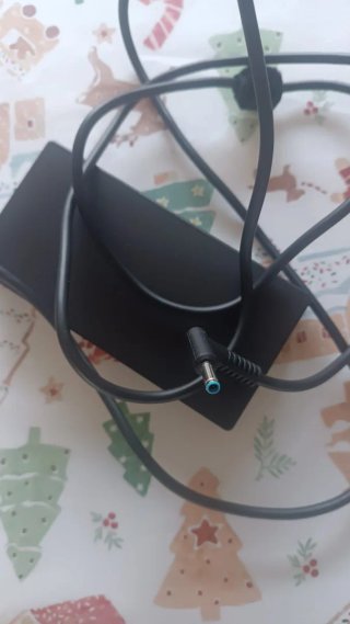 Cargador original HP de 120W en perfecto estado