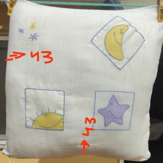 Cortina,yCojin, con lunas y estrellas, bordado,