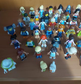 65 Figuras de Lego Friends/Lego Girls.