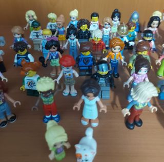 65 Figuras de Lego Friends/Lego Girls.