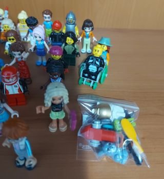 65 Figuras de Lego Friends/Lego Girls.