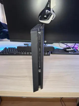 Consola PS4 Slim Negra