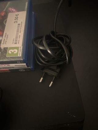 PS4 (PlayStation 4) + 3 Juegos