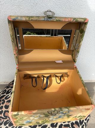Beauty case vintage floreale camomilla rosa