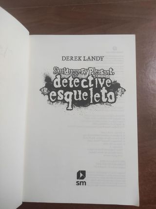 Detective Esqueleto – Skulduggery Pleasant