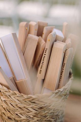Abanicos personalizados madera boda