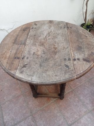 Mesa de ala antigua de madera
