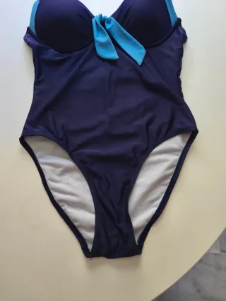Bañador azul con lazo