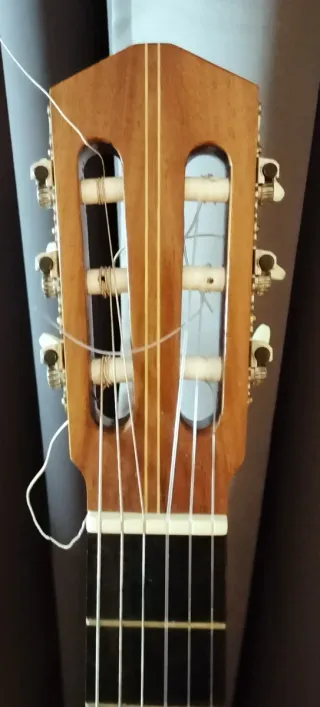 Guitarra artesanal de luthier