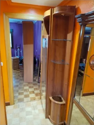 Armario paragüero de madera y cristal