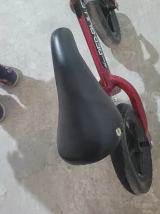 Bici sin pedales roja RED BULLET