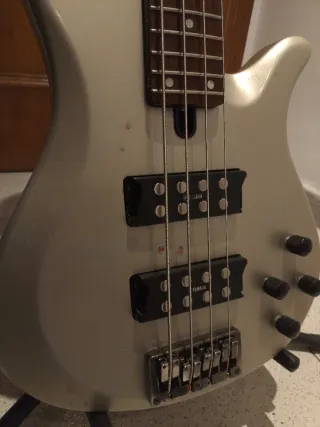 Bajo Yamaha RBX374 Plata